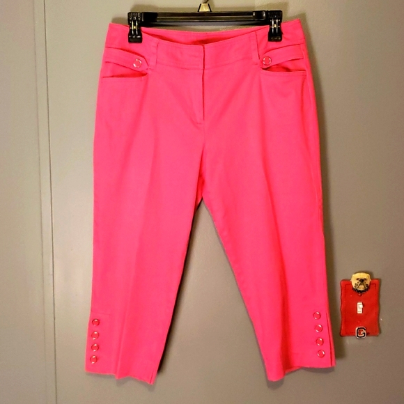 new directions Pants - NEW DIRECTIONS Lady's Petite Pink Capri Pants with 4 Button Adornment at Side's